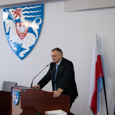 Prezydent Miasta Koszalina podczas składania podziękowań