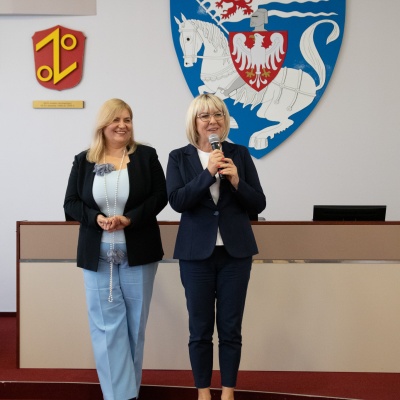 Dyrektor DPS w Koszalinie - Pani Grażyna Sienkiewicz oraz Dyrektor Centrum - Pani Bogumiła Szczepanik